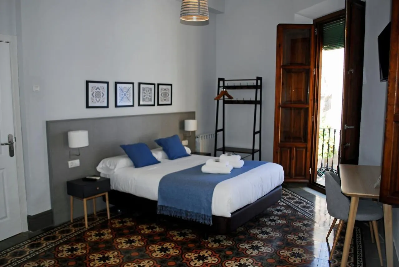 La Perla Granada Suites 2*,