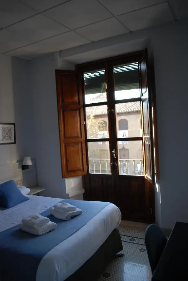 Guest house La Perla Granada Suites