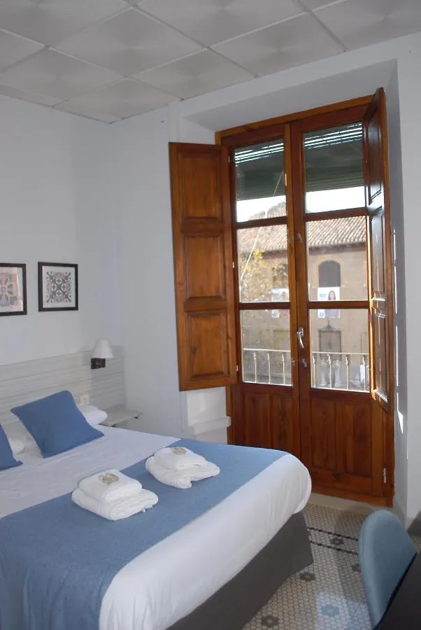 La Perla Granada Suites Guest house