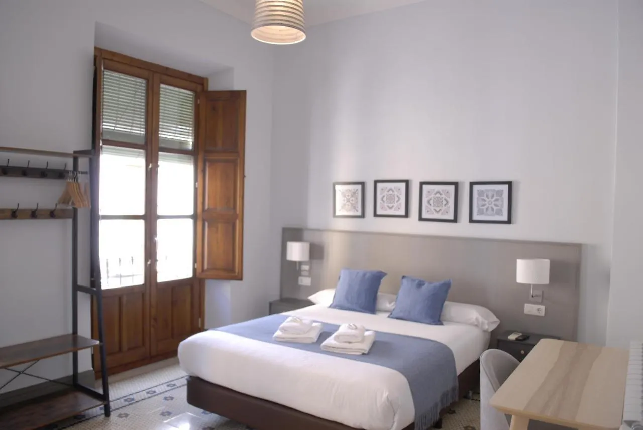 Guest house La Perla Granada Suites