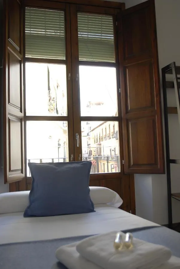 Guest house La Perla Granada Suites