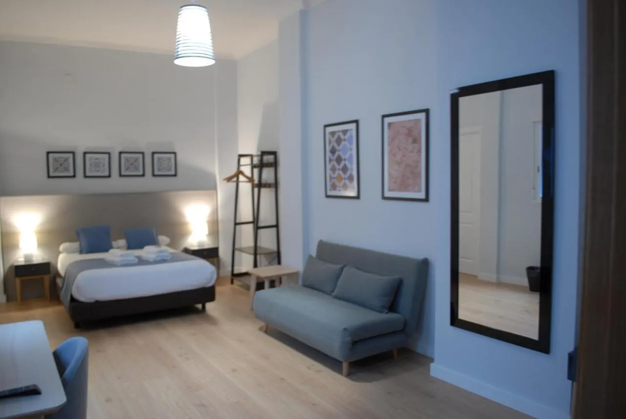 La Perla Granada Suites 2*,