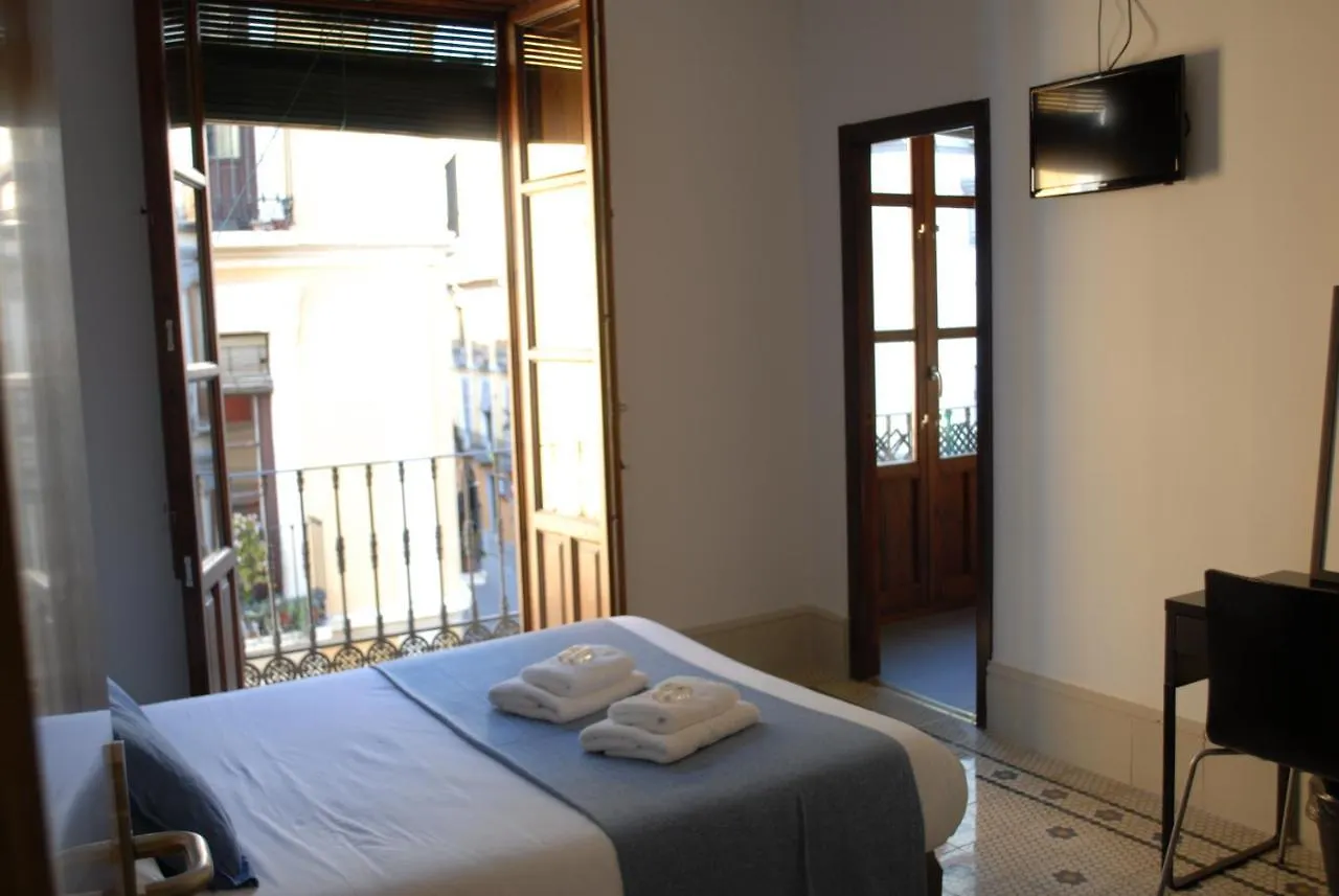 Guest house La Perla Granada Suites